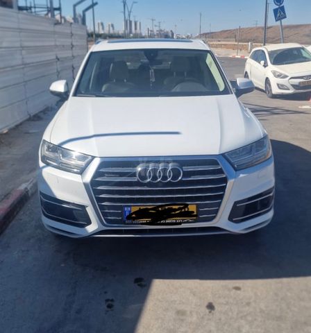 מודעת רכב אאודי Q7