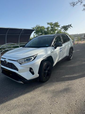 מודעת רכב טויוטה RAV4