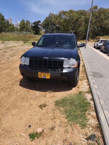 מודעת רכב ג'יפ גרנד צ'ירוקי