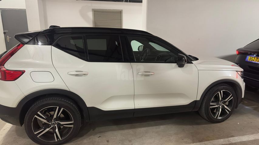מודעת רכב וולוו XC40