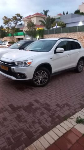 מודעת רכב מיצובישי ASX