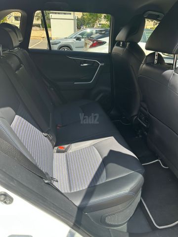 מודעת רכב טויוטה RAV4