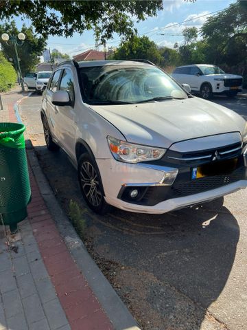 מודעת רכב מיצובישי ASX