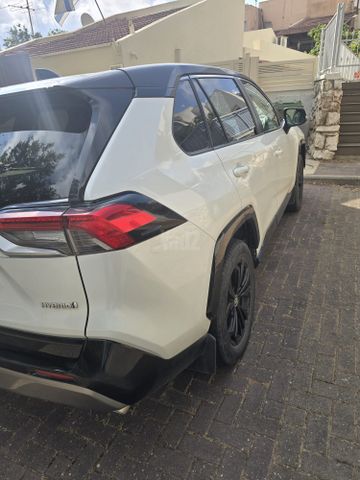 מודעת רכב טויוטה RAV4