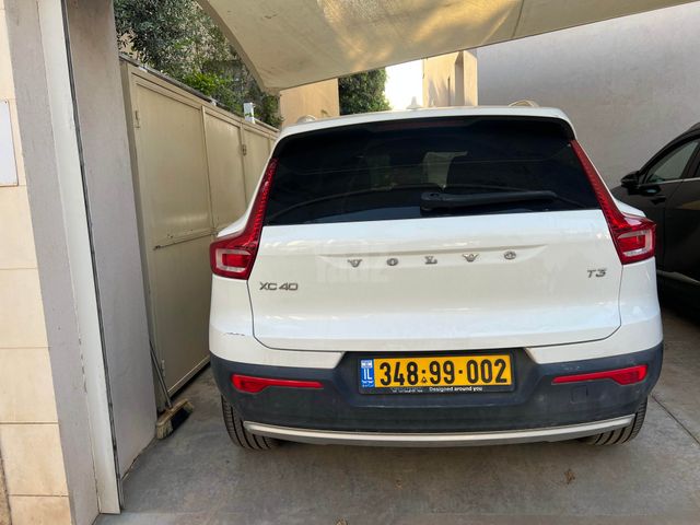 מודעת רכב וולוו XC40