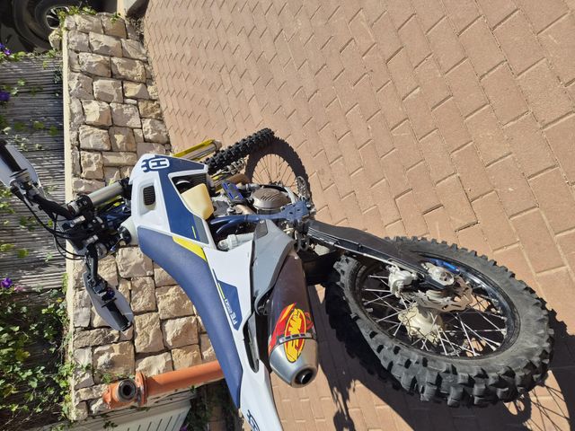מודעת רכב הוסקוורנה FE250