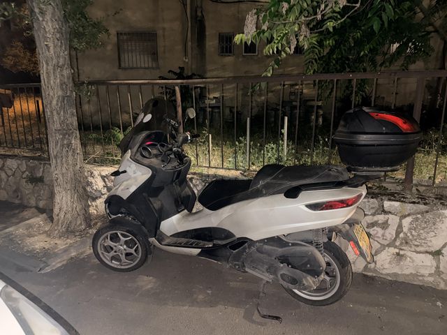 מודעת רכב פיאג'ו MP3 300