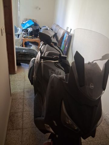 מודעת רכב סאן יאנג ג'וי-מקס Z-300