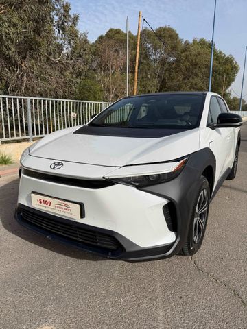 מודעת רכב טויוטה bZ4X