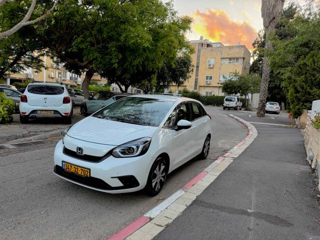 מודעת רכב הונדה ג'אז 2