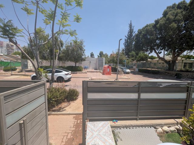 קדושי יאסי 6