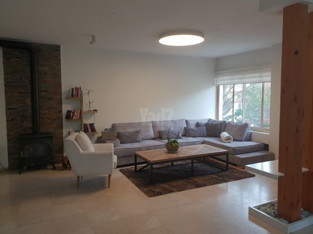 אפרים שקולניק 18