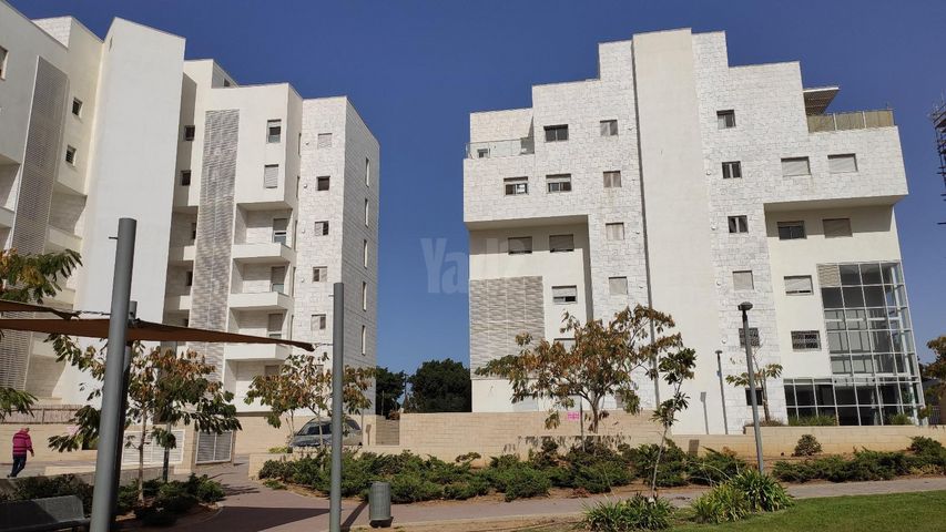 דירה, הרצליה