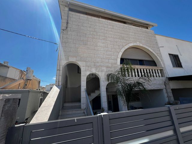 המעפילים 18