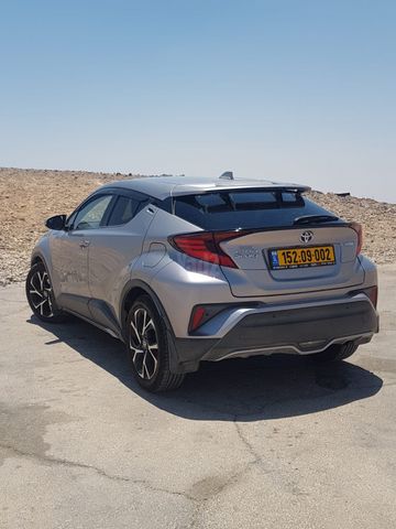מודעת רכב טויוטה C-HR