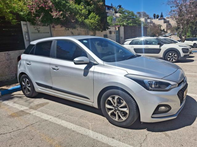 מודעת רכב יונדאי i20