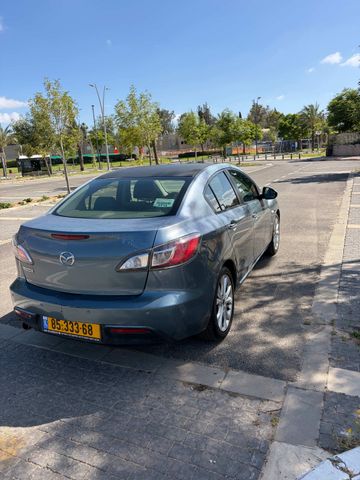 מודעת רכב מאזדה 3