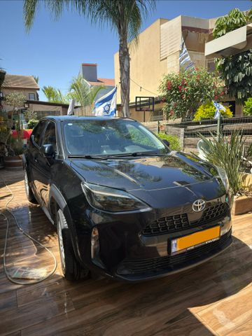 מודעת רכב טויוטה יאריס קרוס
