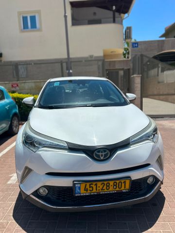 מודעת רכב טויוטה C-HR