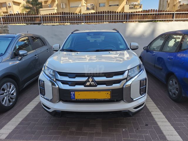 מודעת רכב מיצובישי ASX