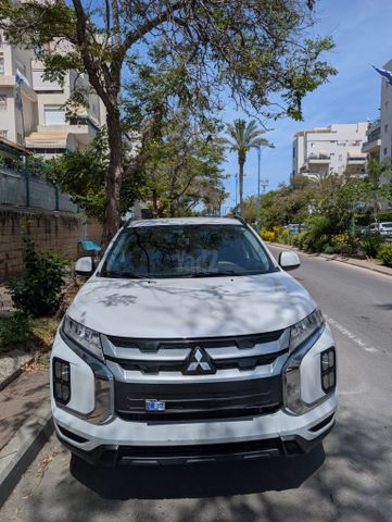 מודעת רכב מיצובישי ASX