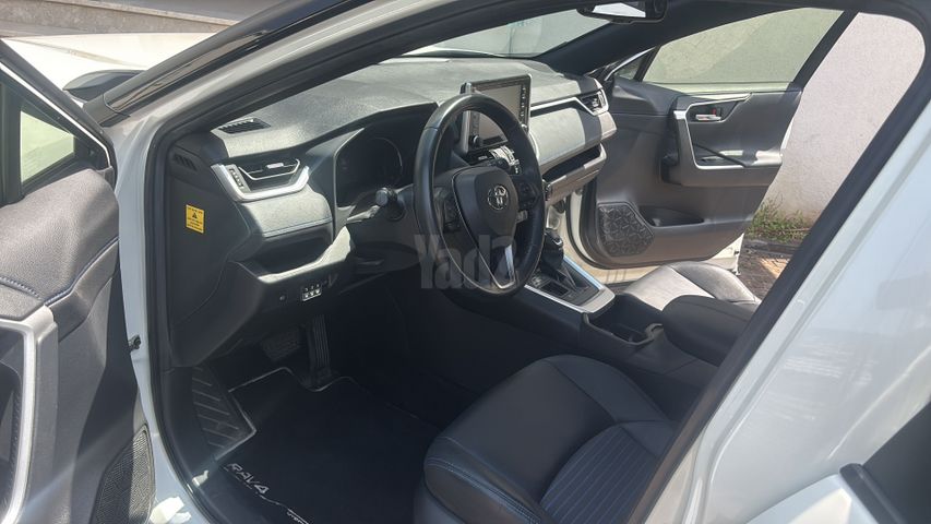 מודעת רכב טויוטה RAV4