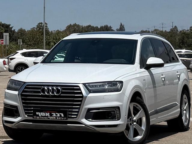 מודעת רכב אאודי Q7