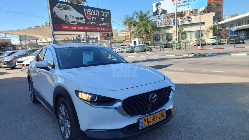 מודעת רכב מאזדה CX-30