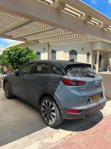 מודעת רכב מאזדה CX-3
