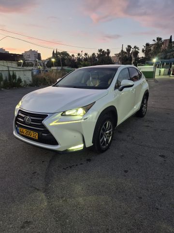 מודעת רכב לקסוס NX