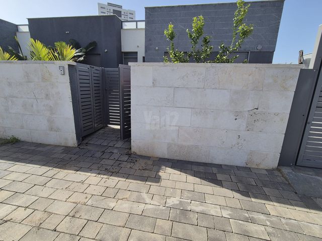 ישפה 7