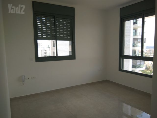 תמונה 5 של דירת 4 חדרים להשכרה בנתניה