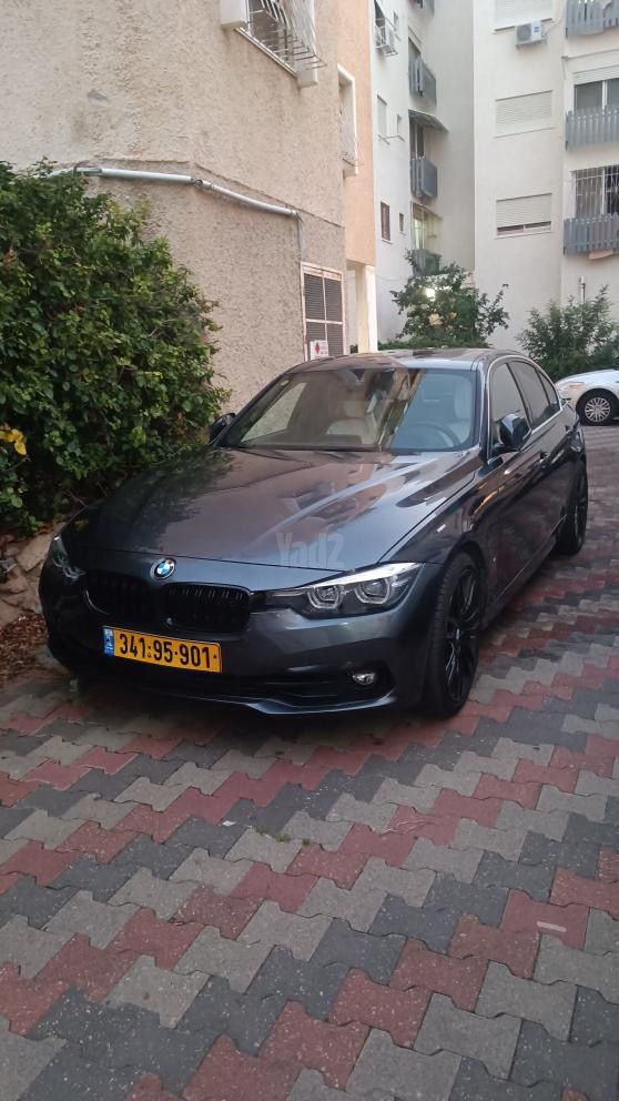 מודעת רכב ב מ וו סדרה 3