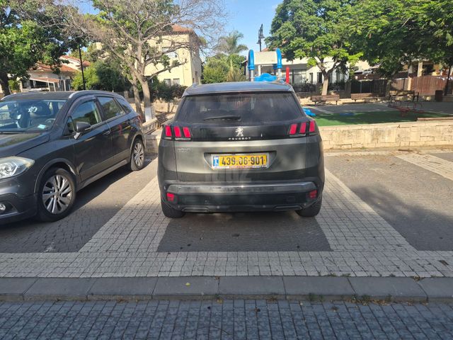 מודעת רכב פיג'ו 3008