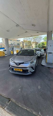 מודעת רכב טויוטה C-HR
