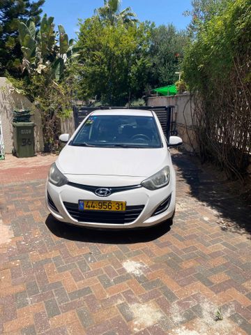 מודעת רכב יונדאי i20