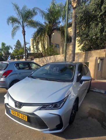 מודעת רכב טויוטה קורולה