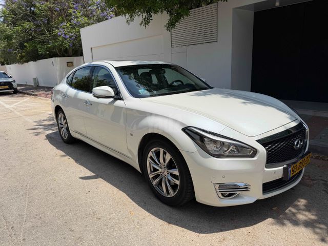 מודעת רכב אינפיניטי Q70