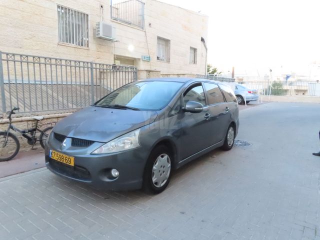 מודעת רכב מיצובישי גרנדיס