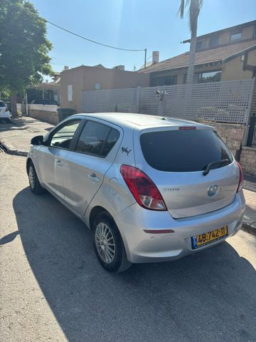 מודעת רכב יונדאי i20