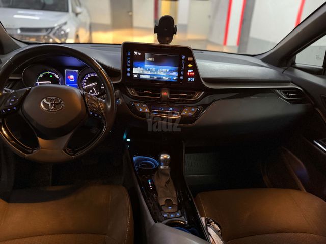 מודעת רכב טויוטה C-HR