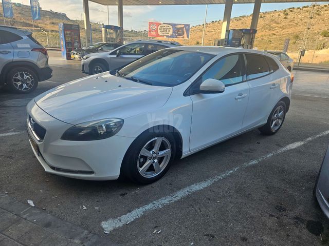 מודעת רכב וולוו V40