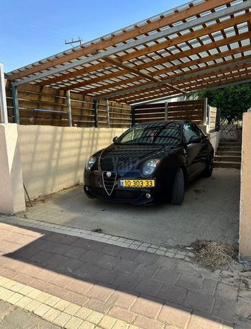 מודעת רכב אלפא רומיאו מיטו