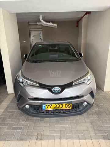 מודעת רכב טויוטה C-HR