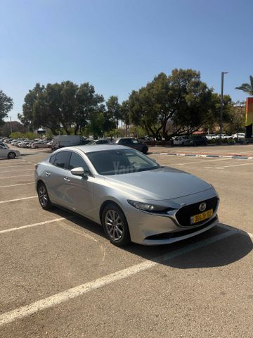 מודעת רכב מאזדה 3