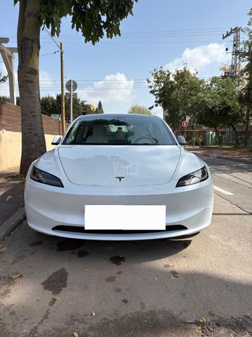 מודעת רכב טסלה מודל 3