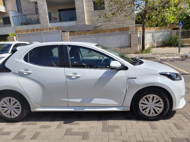 מודעת רכב טויוטה יאריס