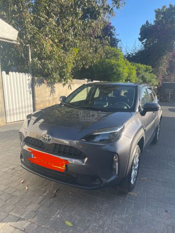 מודעת רכב טויוטה יאריס קרוס