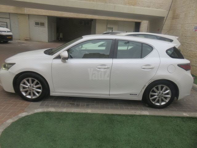 מודעת רכב לקסוס CT