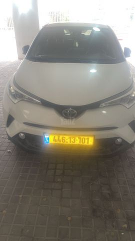 מודעת רכב טויוטה C-HR